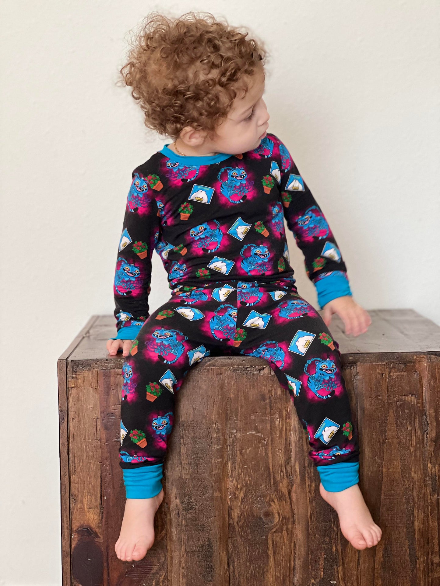 KPOP Derpy 2 Piece Long Sleeve/Pant Set- RTS