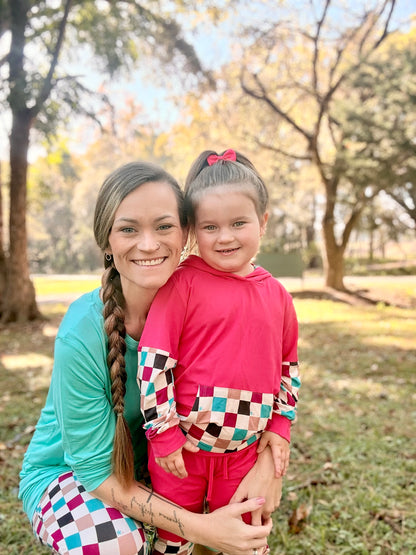 Fallin’ for Checks Women’s Tee/Jogger Set- RTS